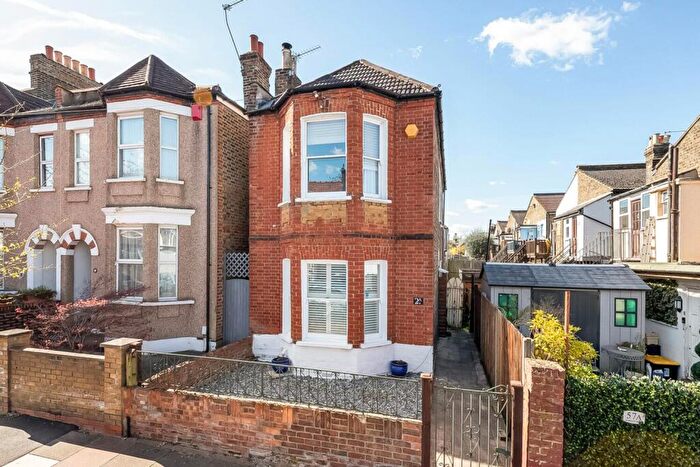 3 Bedroom Detached House For Sale In Suffield Road, London, SE20