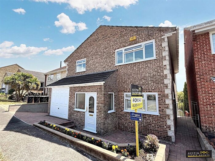 4 Bedroom Detached House For Sale In Almond Grove, Southill, Weymouth, Dorset, DT4