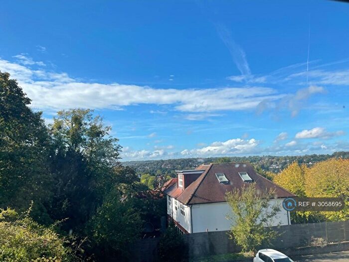 3 Bedroom Flat To Rent In Grandeur Heights, Purley, CR8