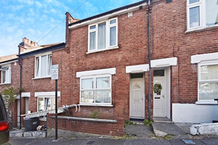 2 Bedroom End Of Terrace House For Sale In Harrisons Rise, Croydon, CR0