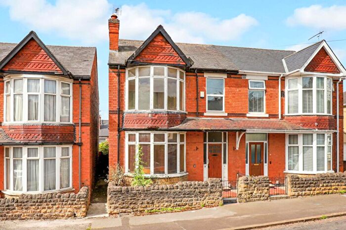 3 Bedroom Semi-Detached House For Sale In Barnston Road, Nottingham, NG2