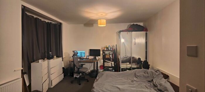 1 Bedroom Studio To Rent In Green Lane, Ilford, IG3