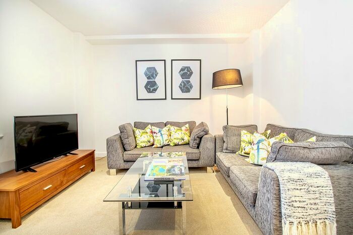 1 Bedroom Flat To Rent In Hill Street, Mayfair, W1J