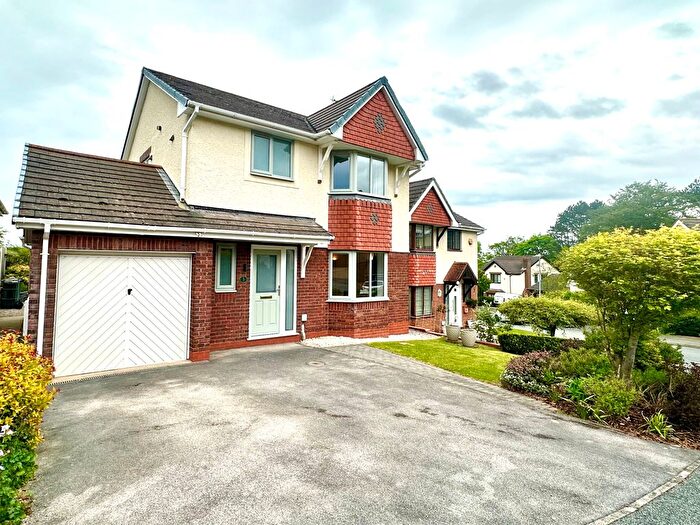 3 Bedroom Detached House To Rent In Rhodfa Sychnant, Conwy, LL32