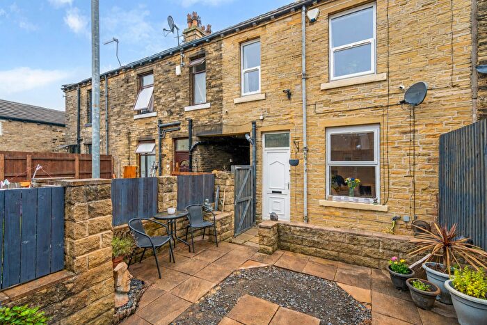 2 Bedroom Terraced House For Sale In Idle Road, Bradford, BD2