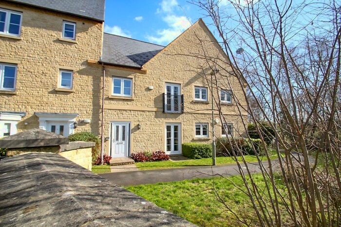 2 Bedroom Apartment To Rent In Marsh Walk, Witney, Oxfordshire, OX28