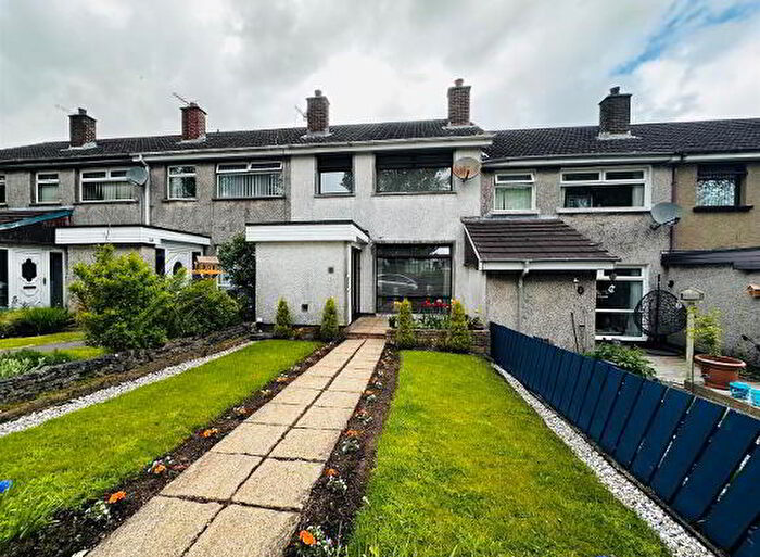 3 Bedroom Mid Terraced House For Sale In Elderburn, Newtownabbey, BT36