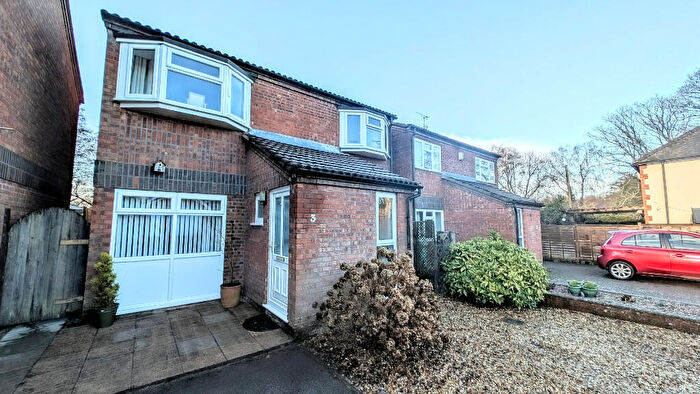 4 Bedroom Detached House For Sale In Primula Road, Bordon, Hampshire, GU35