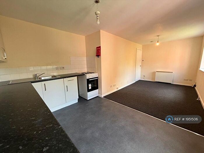 1 Bedroom Flat To Rent In May Court, Nottingham, NG5