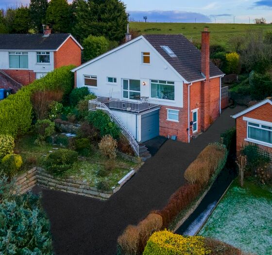 4 Bedroom Detached House For Sale In Martello Park, Holywood, County Down, BT18