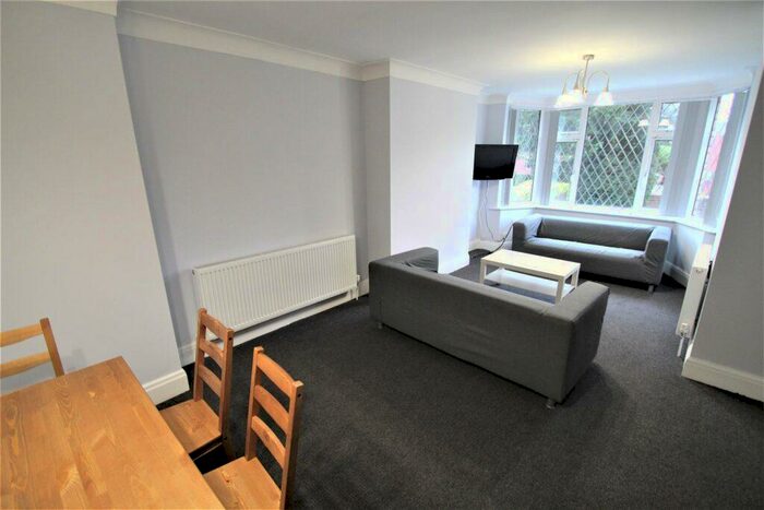 6 Bedroom Semi-Detached House To Rent In Winston Mount, Headingley, Leeds, LS6