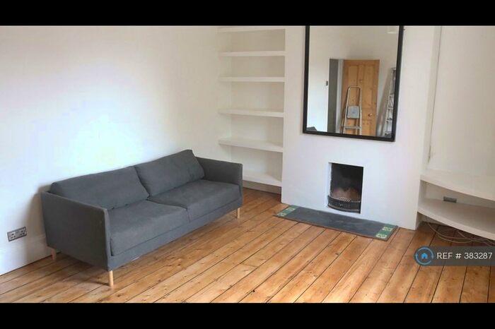 2 Bedroom Flat To Rent In Vicarage Road, London, E10
