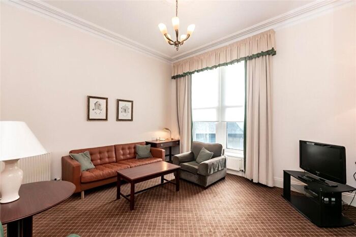 2 Bedroom Flat To Rent In Holburn Street, Aberdeen, AB10