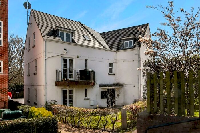 1 Bedroom Ground Flat To Rent In Church Green Close, Kings Worthy, SO23