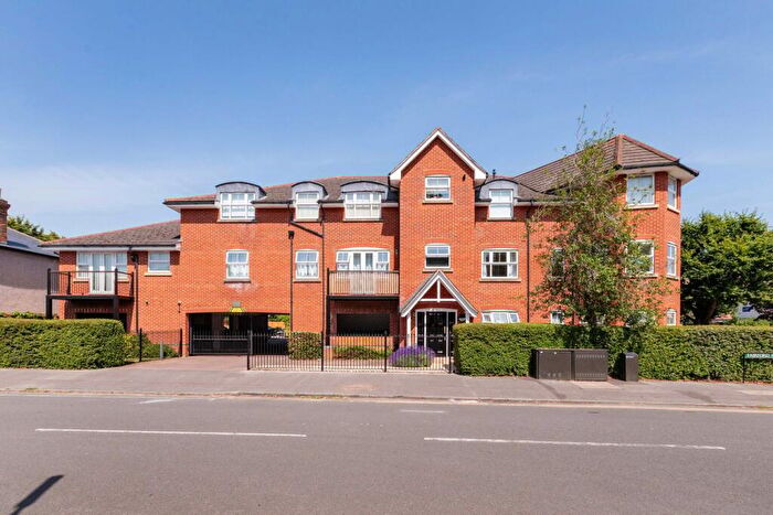 2 Bedroom Flat For Sale In Fairford Road, Maidenhead, SL6