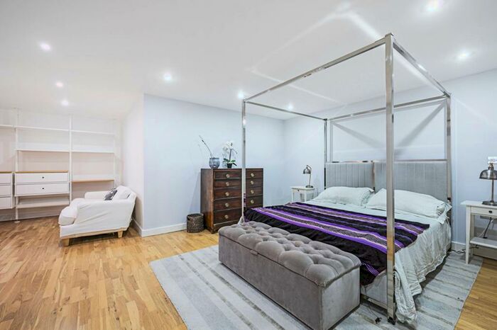 2 Bedroom Flat To Rent In Wick Lane, Bow, London, E3