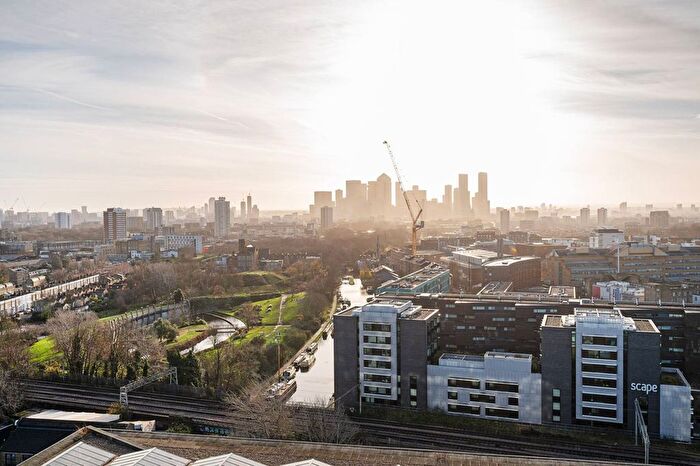 2 Bedroom Flat For Sale In Cadmium Square, Bethnal Green, London, E2