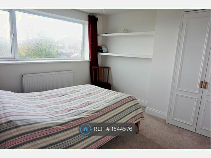 3 Bedroom End Of Terrace House To Rent In Cowley Drive, BN2