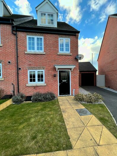 3 Bedroom Semi-Detached House To Rent In Royal Birkdale Way, Leeds, West Yorkshire, LS26