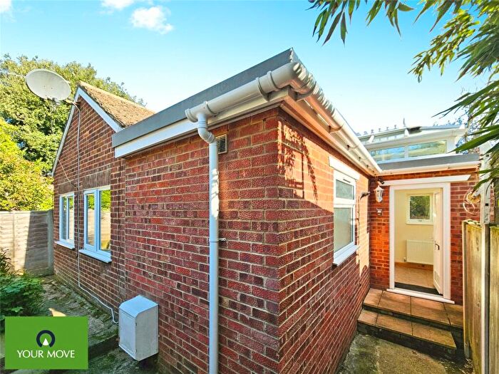 2 Bedroom Bungalow For Sale In Crescent Road, Ramsgate, Kent, CT11