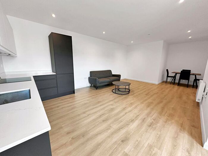 2 Bedroom Apartment To Rent In Bath Road, Slough, Berkshire, SL1