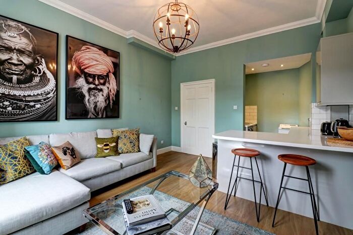 1 Bedroom Flat To Rent In Raeburn Place, Stockbridge, Edinburgh, EH4