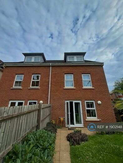 4 Bedroom Semi-Detached House To Rent In Magdalene Gardens, London, N20