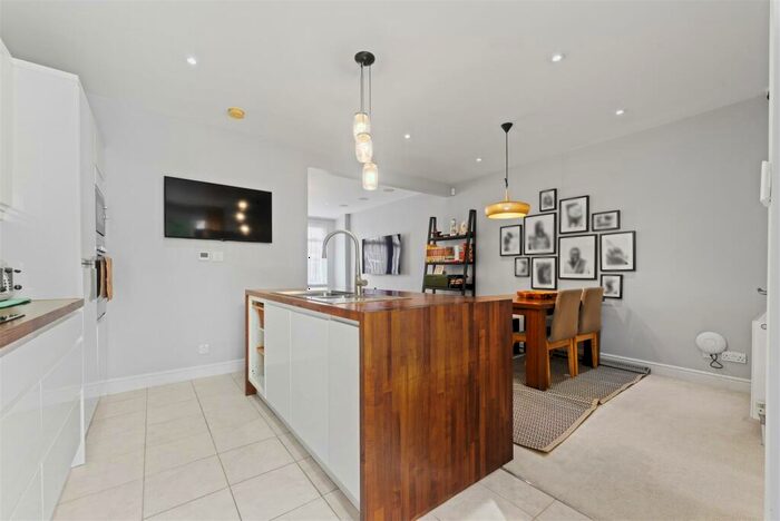3 Bedroom Terraced House For Sale In Estcourt Road, London, SE25