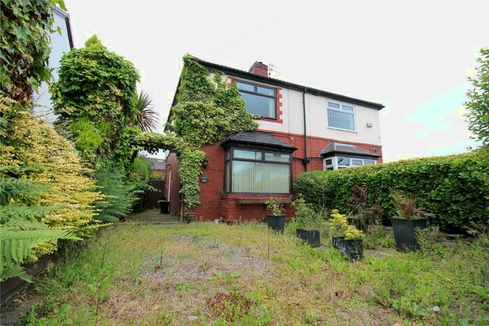 2 Bedroom Semi-Detached House To Rent In Springwood Avenue, Chadderton, Oldham, Greater Manchester, OL9