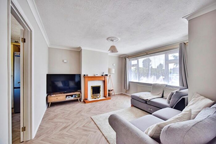 2 Bedroom Bungalow For Sale In Wrangleden Road, Maidstone, Kent, ME15