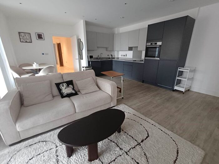 2 Bedroom Flat To Rent In Kite Close, London, SE2