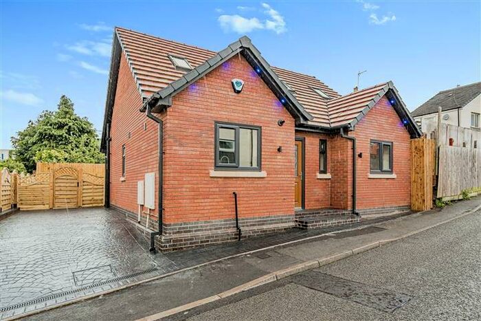 3 Bedroom House To Rent In Evers Street, Brierley Hill, DY5