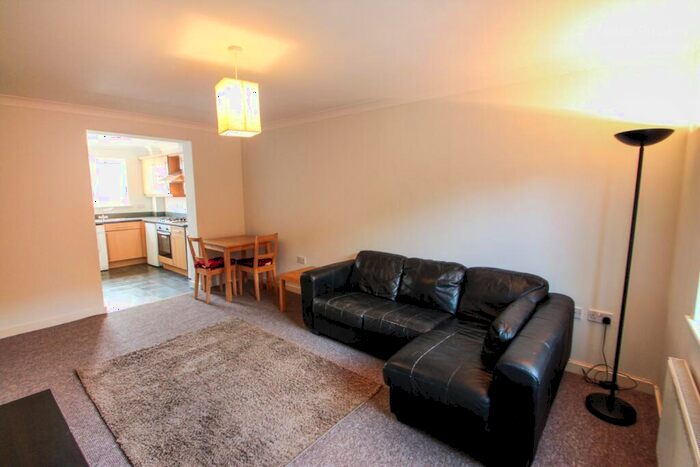 2 Bedroom Flat To Rent In Chillingham Road, Heaton, Newcastle Upon Tyne, Tyne And Wear, NE6