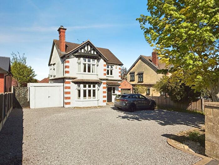 4 Bedroom Detached House For Sale In Stroud Road, Tuffley, Gloucester, GL4