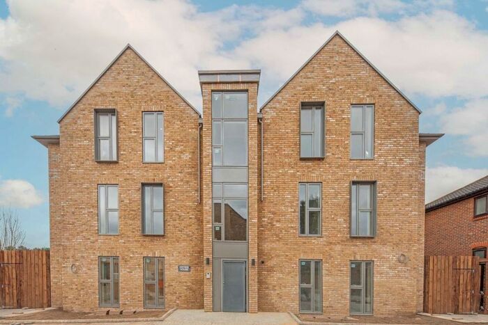 2 Bedroom Flat To Rent In Hampden Road, Norbiton, Kingston Upon Thames, KT1