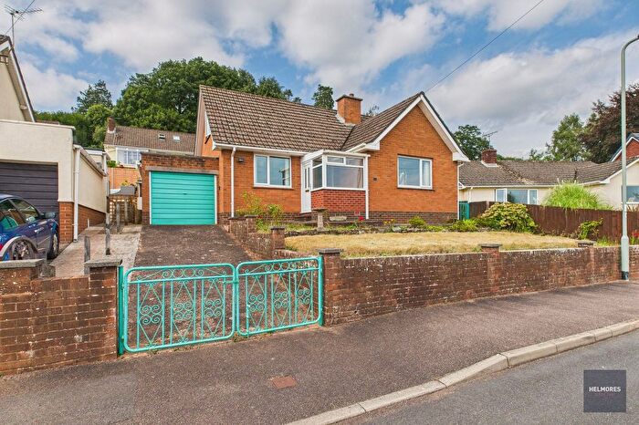 3 Bedroom Detached Bungalow For Sale In Blagdon Rise, Crediton, EX17