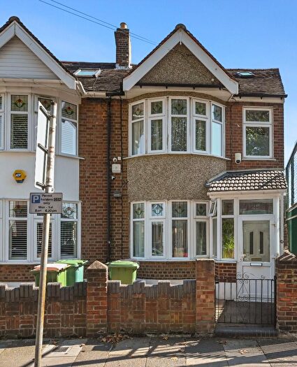 4 Bedroom End Of Terrace House For Sale In Upton Avenue, London, E7