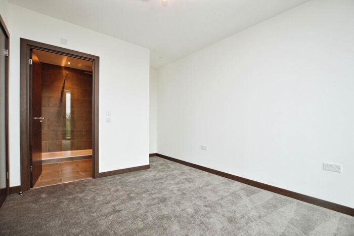 2 Bedroom Flat To Rent In Batik Road Lower Sydenham, SE26