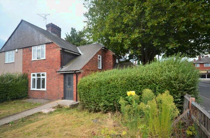 3 Bedroom Semi-Detached House To Rent In Summer Lane, Dudley, DY3