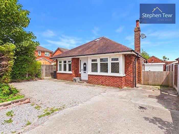 2 Bedroom Detached Bungalow For Sale In Common Edge Road, Blackpool, FY4