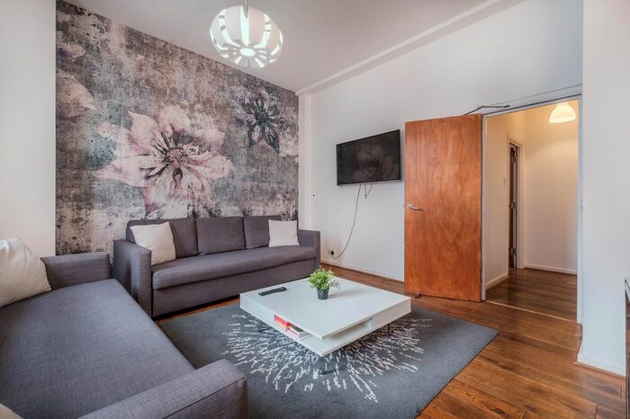 1 Bedroom Flat To Rent In Oxford Street, W1D