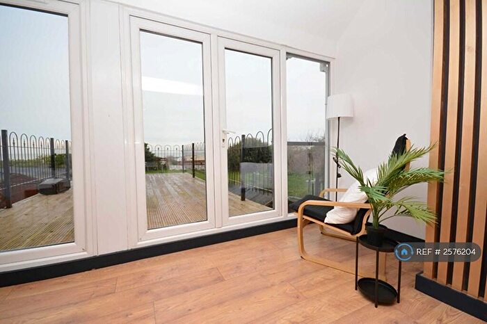 2 Bedroom Flat To Rent In Beach Rise, Westgate-On-Sea, CT8