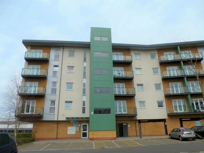1 Bedroom Apartment To Rent In Parkhouse Court, Hatfield, AL10