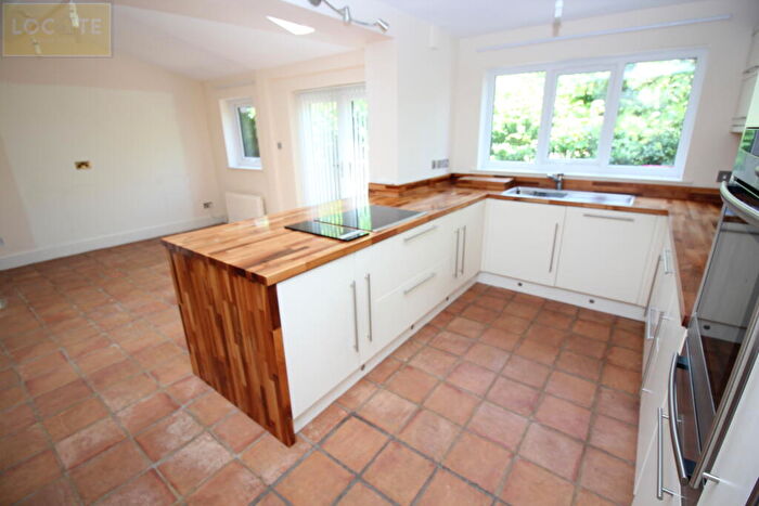 4 Bedroom Semi-Detached House To Rent In Roe Green, Worsley, Manchester, M28