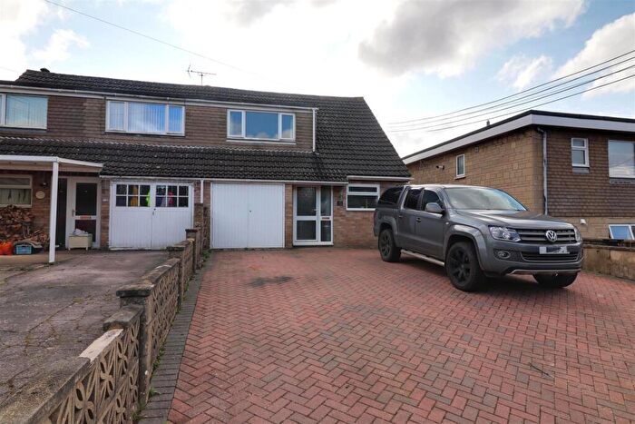 3 Bedroom Semi Detached House For Sale In Folly Lane, Stroud, GL5