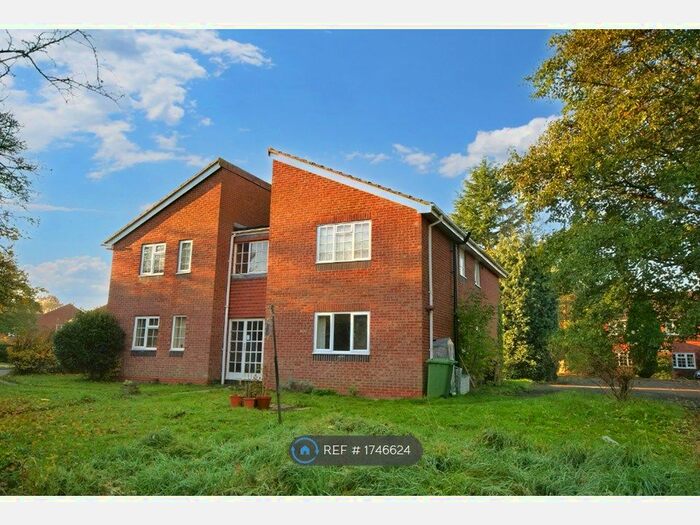 Studio To Rent In Ebourne Close, Kenilworth, CV8