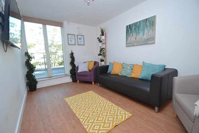 3 Bedroom Flat To Rent In Cogan Terrace, Cathays, Cardiff, CF24