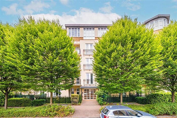 2 Bedroom Flat To Rent In Melliss Avenue, Melliss Avenue, TW9