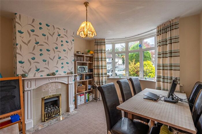 3 Bedroom Semi-Detached House For Sale In Winchester Road, Wolverhampton, West Midlands, WV10