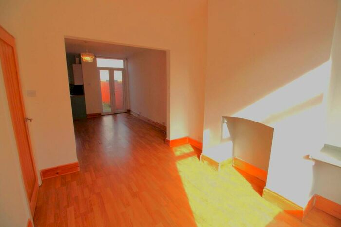 2 Bedroom Terraced House To Rent In Thornton Road, Manchester, M14